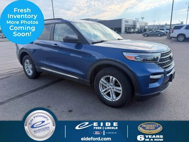 2022 Atlas Blue Metallic Ford Explorer XLT 4X4 SUV