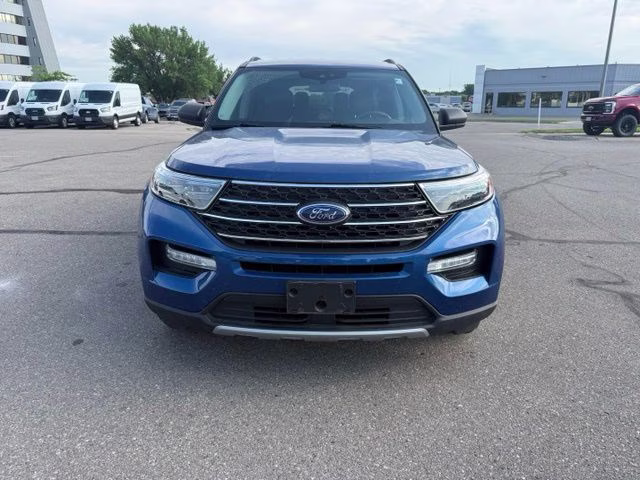 2022 Atlas Blue Metallic Ford Explorer XLT 4X4 SUV