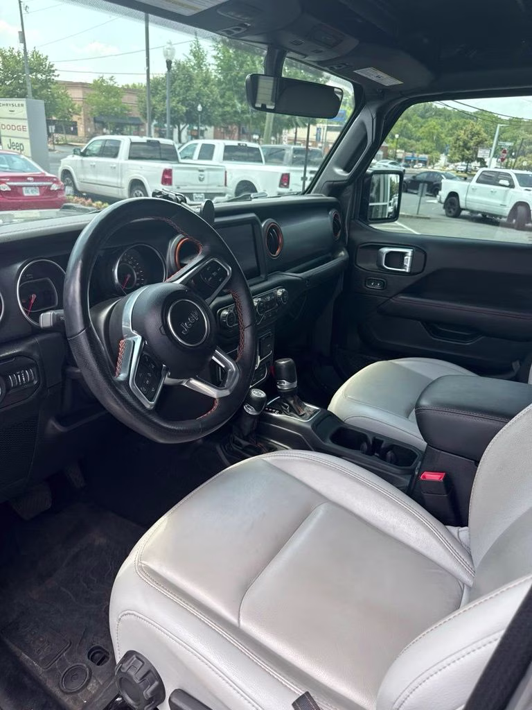 2020 Sting-Gray Clearcoat Jeep Gladiator Mojave 4X4 Truck