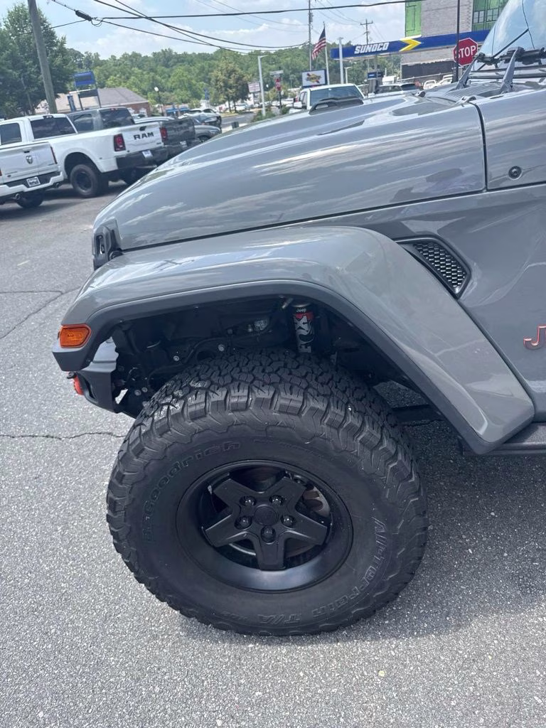 2020 Sting-Gray Clearcoat Jeep Gladiator Mojave 4X4 Truck