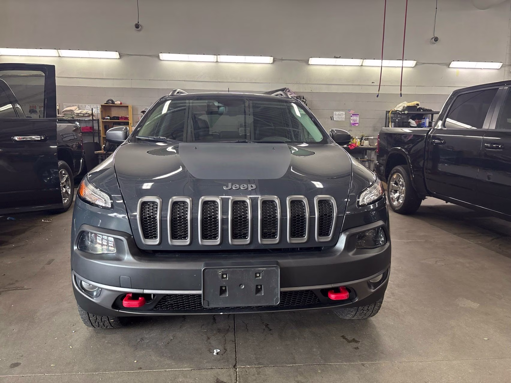 2016 Rhino Clearcoat Jeep Cherokee Trailhawk 4X4 SUV