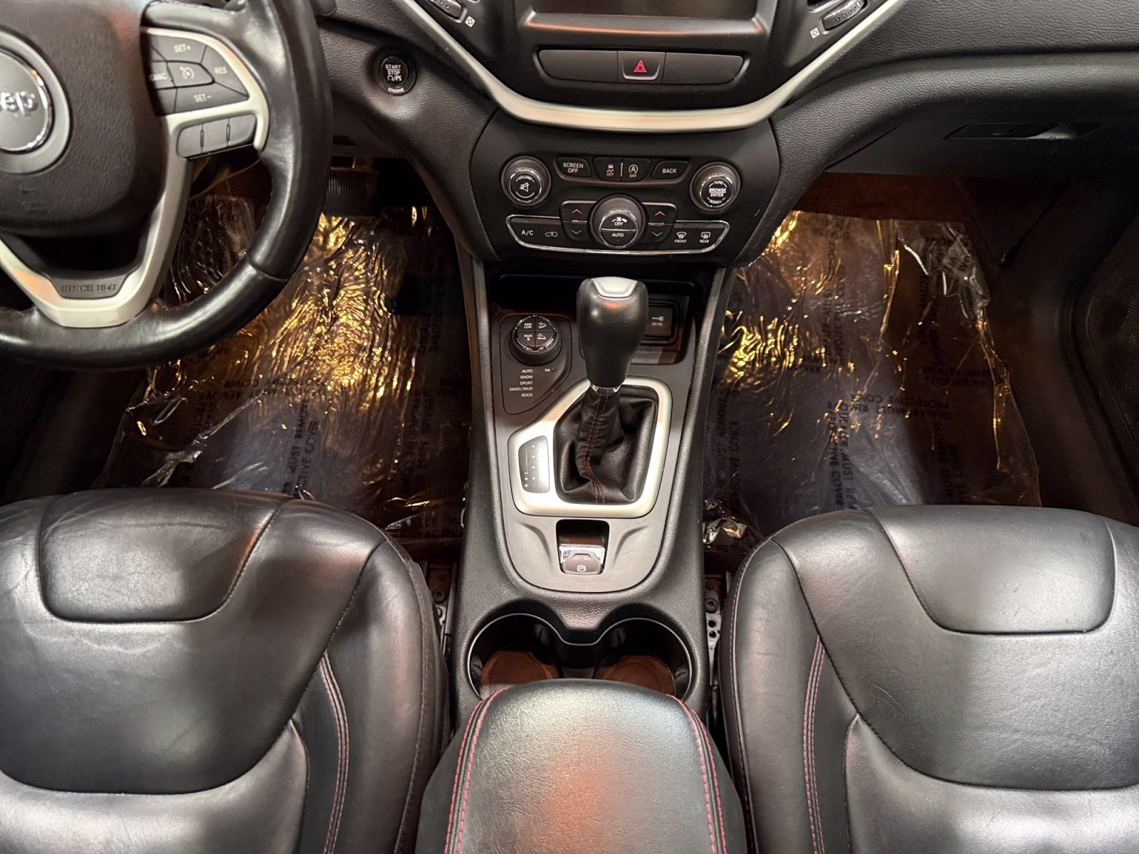 2016 Rhino Clearcoat Jeep Cherokee Trailhawk 4X4 SUV