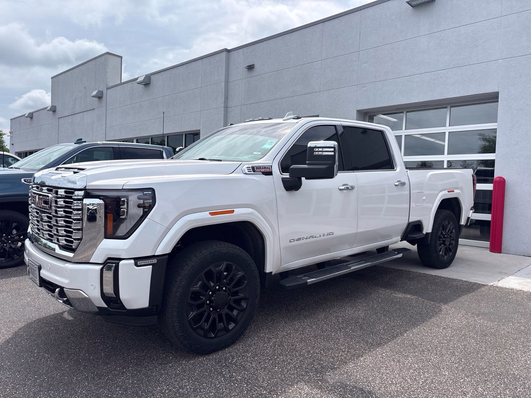 2024 White Frost Tricoat GMC Sierra 2500HD Denali 4X4 Truck