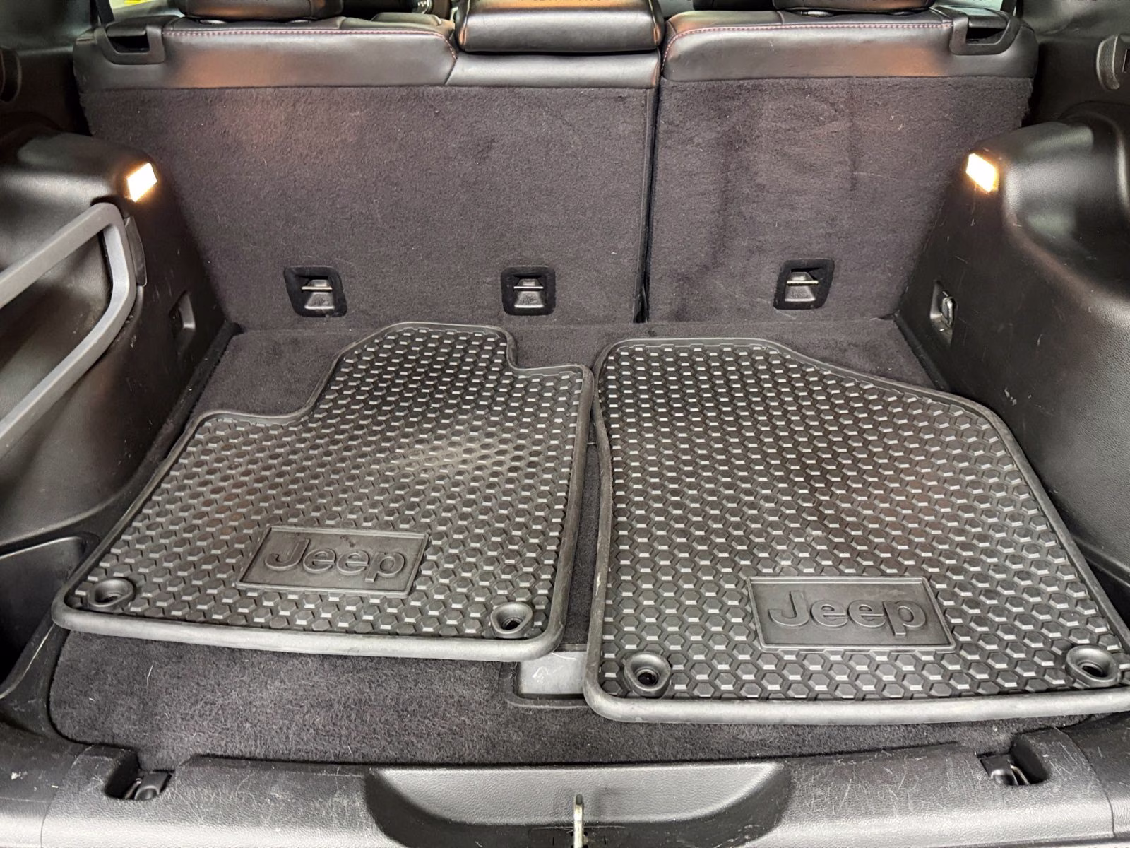 2016 Rhino Clearcoat Jeep Cherokee Trailhawk 4X4 SUV
