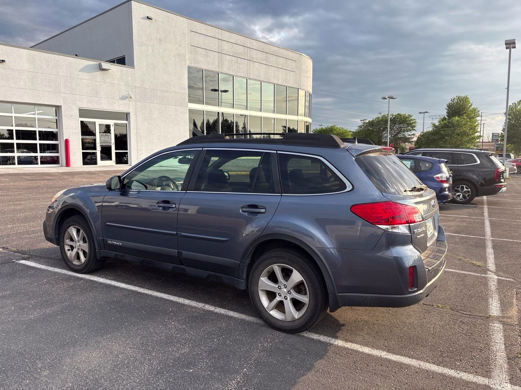 2014 Twilight Blue Metallic Subaru Outback 3.6R AWD SUV