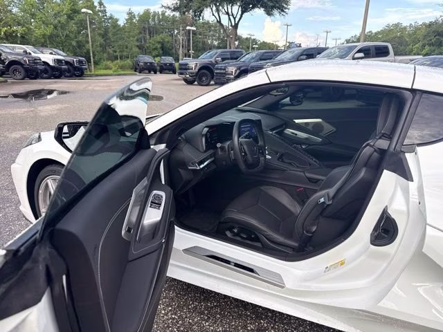 2022 Arctic White Chevrolet Corvette 2LT RWD Coupe