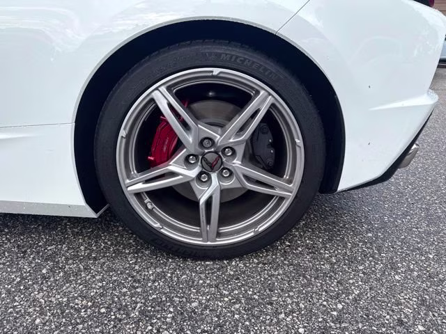 2022 Arctic White Chevrolet Corvette 2LT RWD Coupe