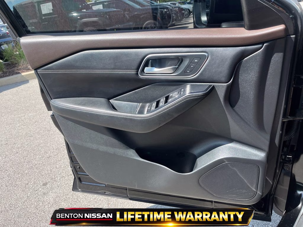 2023 Super Black Nissan Rogue Platinum AWD SUV