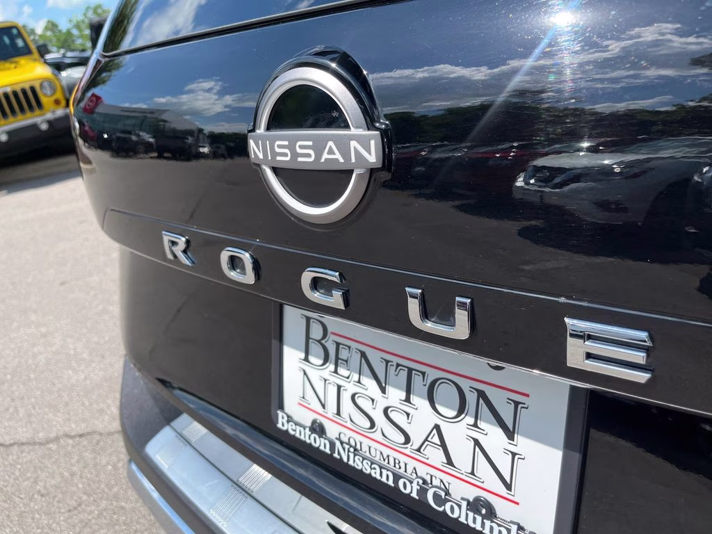2023 Super Black Nissan Rogue Platinum AWD SUV