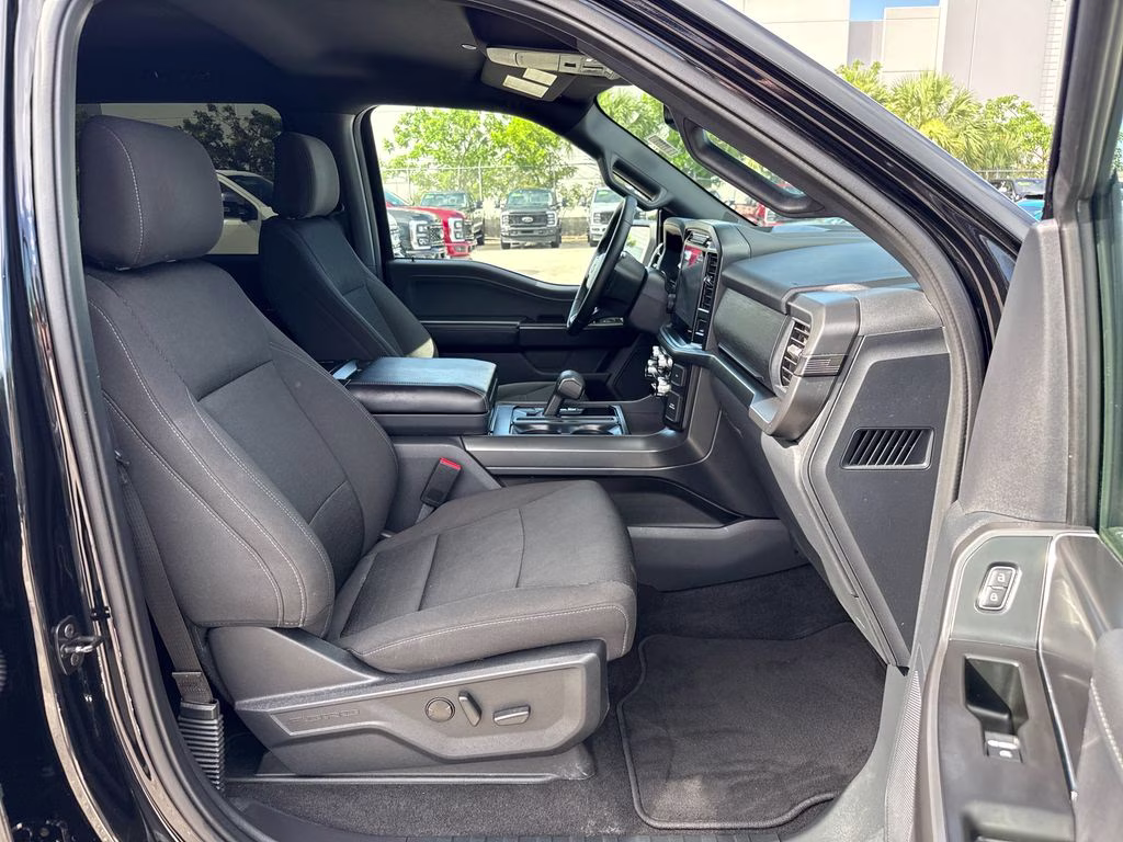 2024 Agate Black Metallic Ford F-150 XLT 4X4 Truck