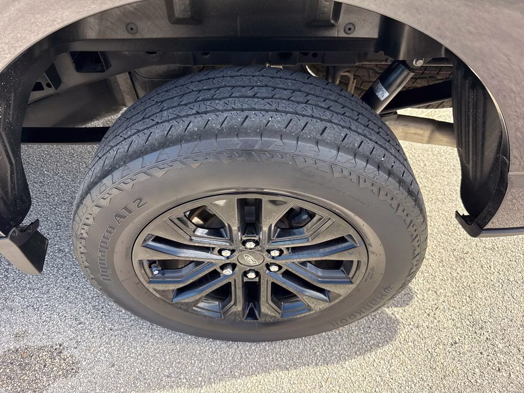 2024 Agate Black Metallic Ford F-150 XLT 4X4 Truck