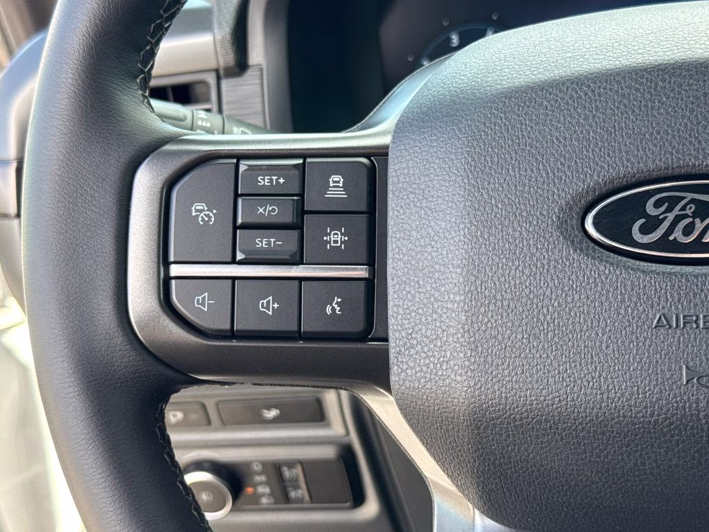 2024 Oxford White Ford F-150 XLT 4X4 Truck