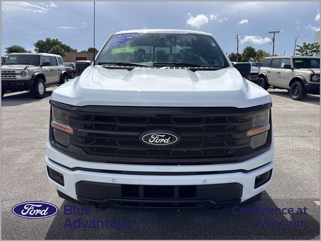 2024 Oxford White Ford F-150 XLT 4X4 Truck