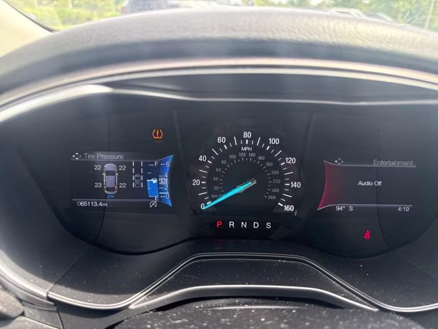 2019 White Platinum Metallic Tri-Coat Ford Fusion SE FWD Sedan