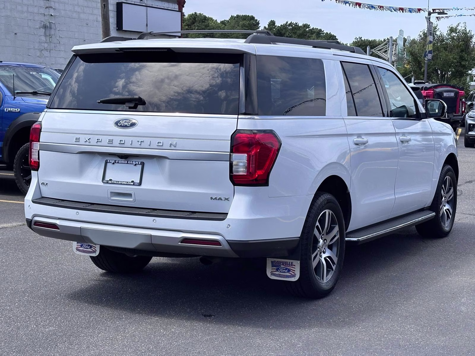 2022 Oxford White Ford Expedition Max XLT 4x4 4X4 SUV