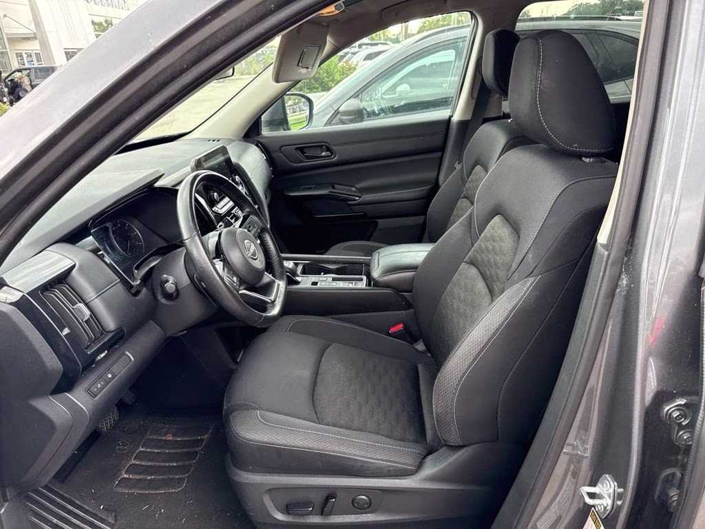 2023 Gun Metallic Nissan Pathfinder SV FWD SUV
