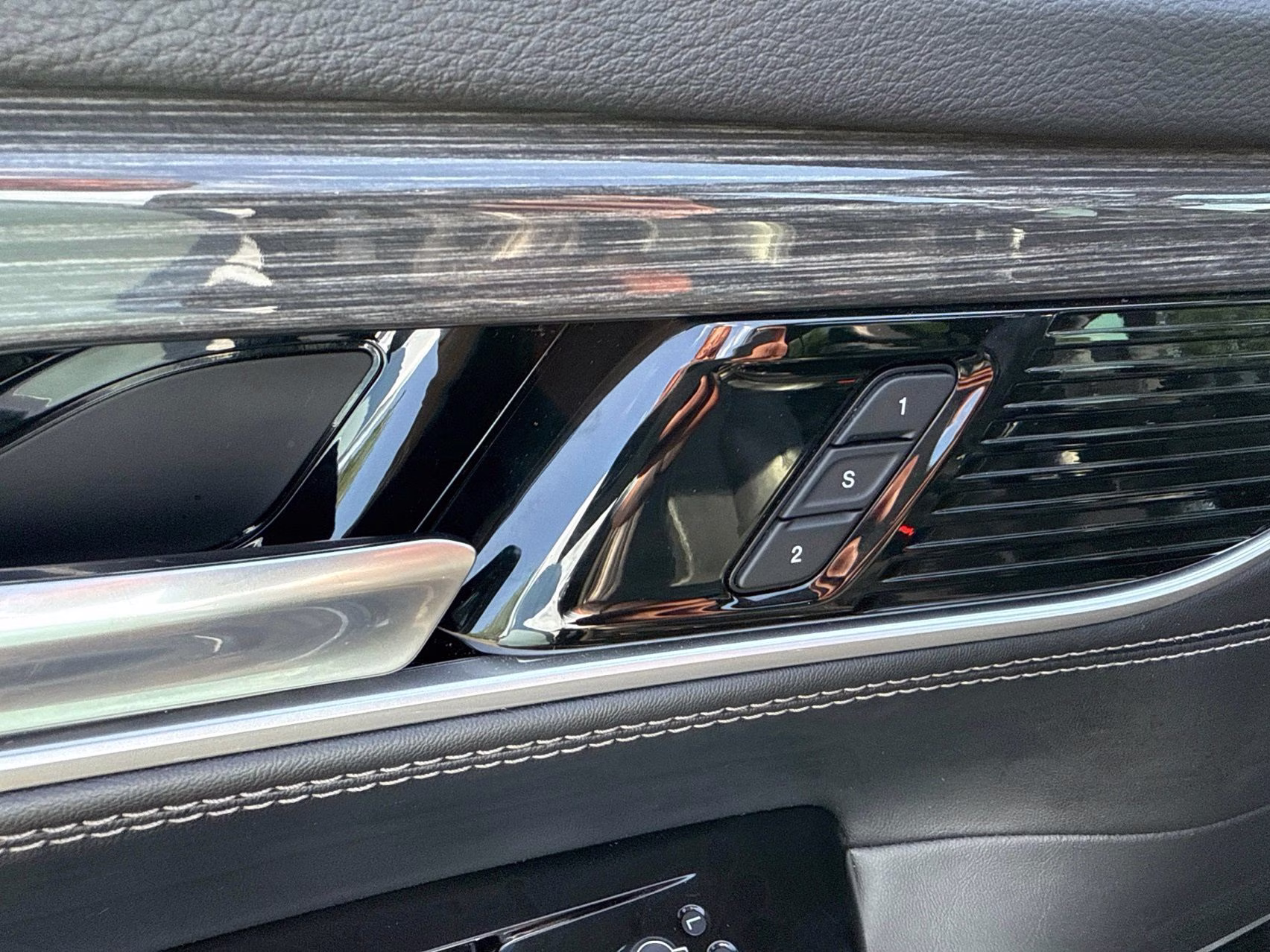 2022 Diamond Black Crystal Pearlcoat Jeep Wagoneer Series III 4X4 SUV
