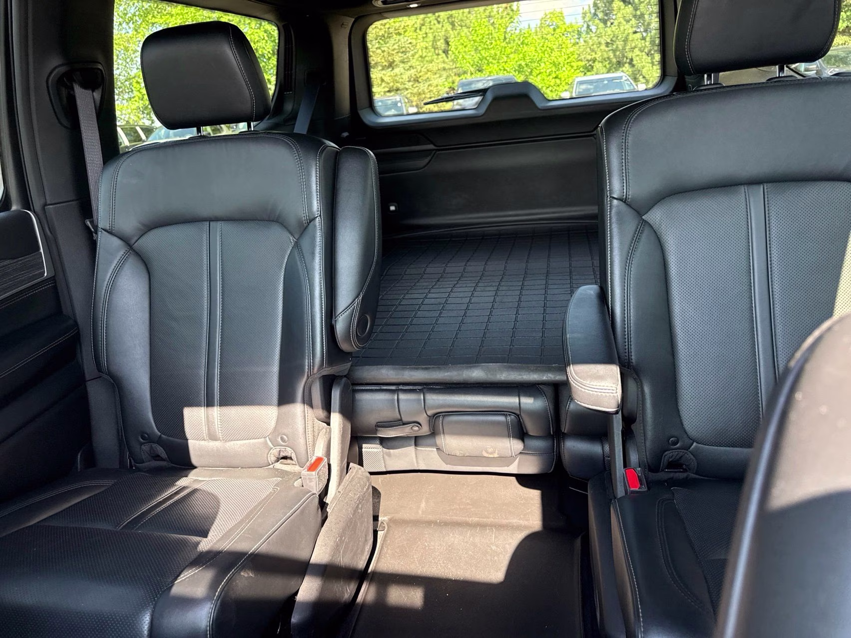 2022 Diamond Black Crystal Pearlcoat Jeep Wagoneer Series III 4X4 SUV