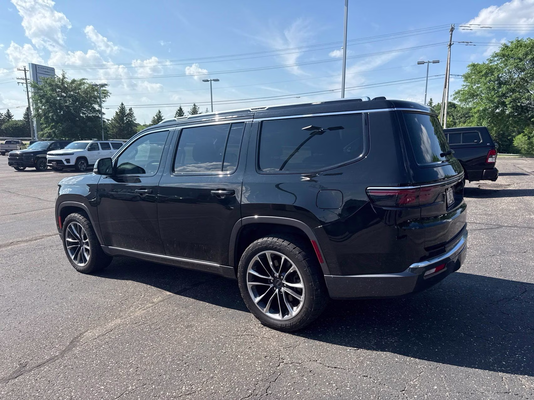 2022 Diamond Black Crystal Pearlcoat Jeep Wagoneer Series III 4X4 SUV