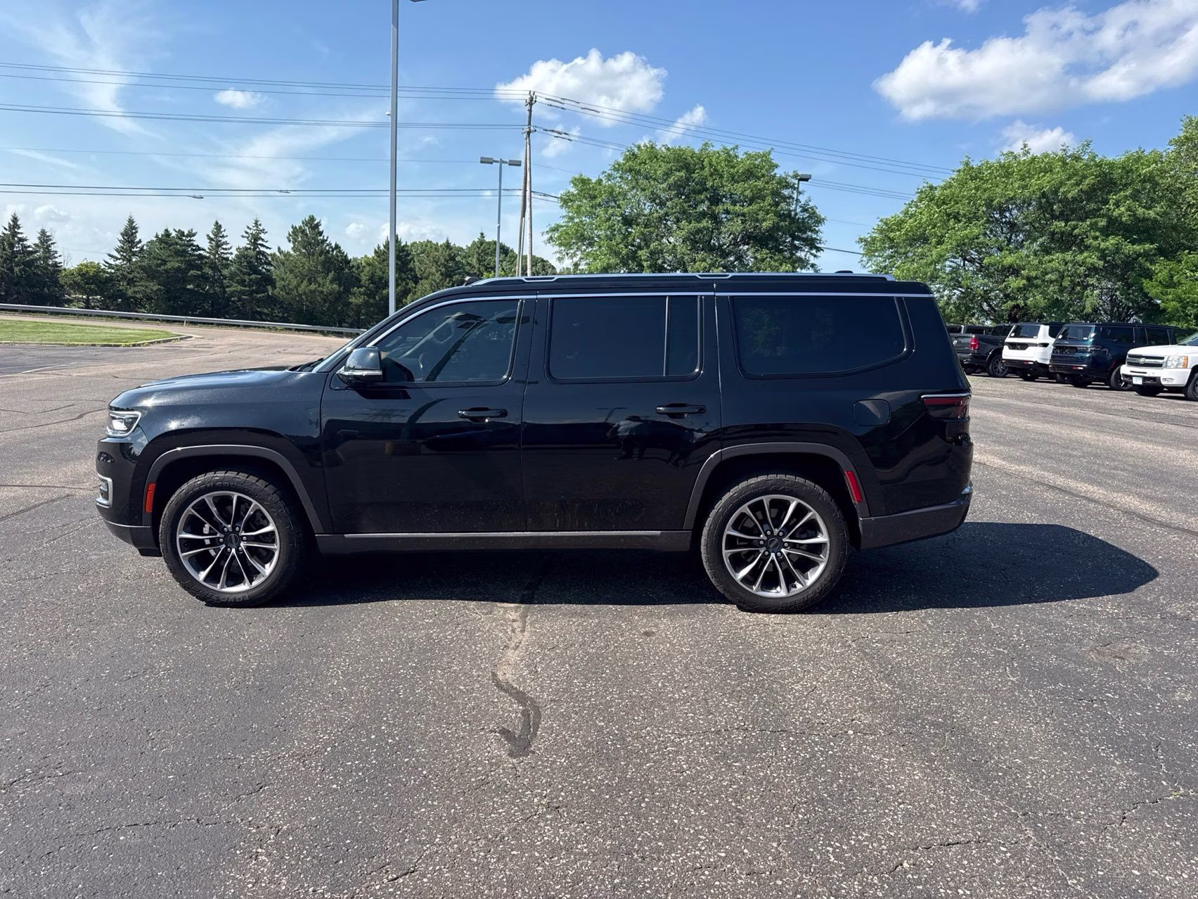 2022 Diamond Black Crystal Pearlcoat Jeep Wagoneer Series III 4X4 SUV