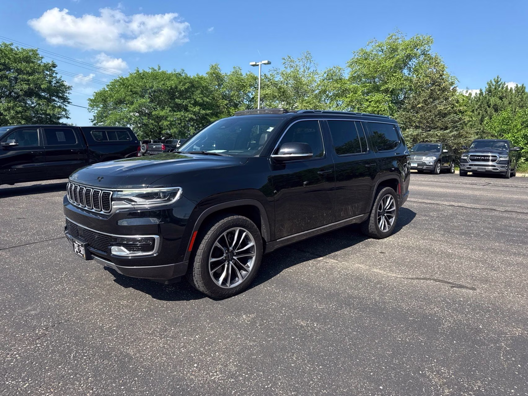 2022 Diamond Black Crystal Pearlcoat Jeep Wagoneer Series III 4X4 SUV