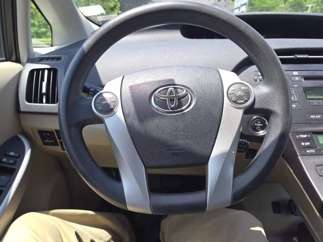 2011 Toyota Prius FWD Hatchback