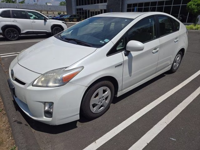 2011 Super White Toyota Prius Two FWD Hatchback
