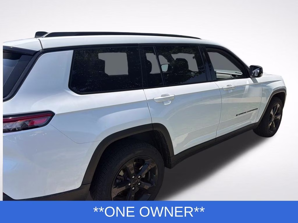 2021 Bright White Clearcoat Jeep Grand Cherokee L Altitude 4X4 SUV