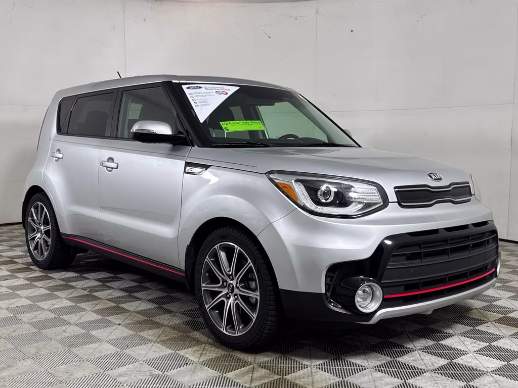 2019 Bright Silver Kia Soul Exclaim FWD Hatchback