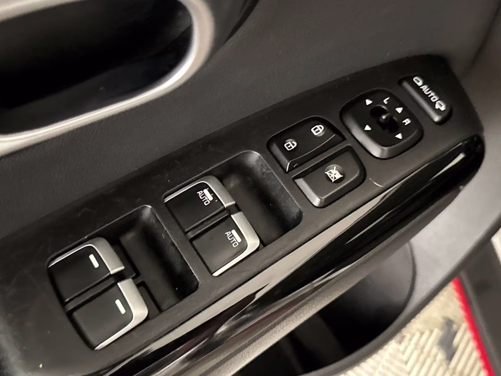 2019 Bright Silver Kia Soul Exclaim FWD Hatchback