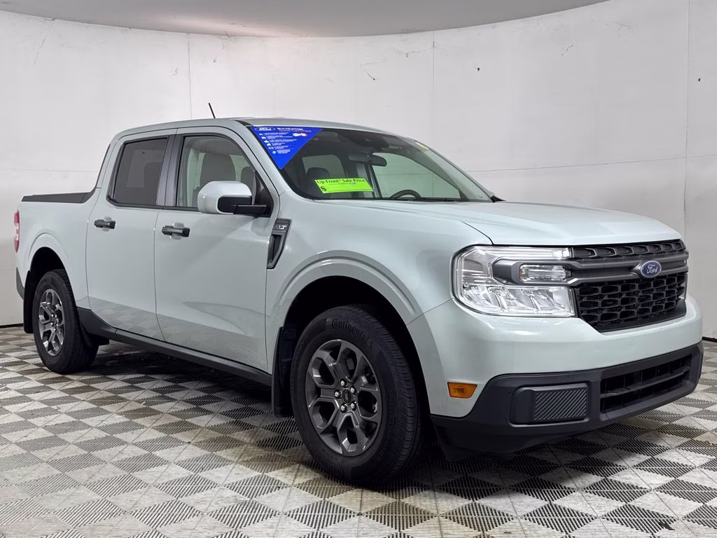 2023 Cactus Gray Ford Maverick XLT FWD Truck