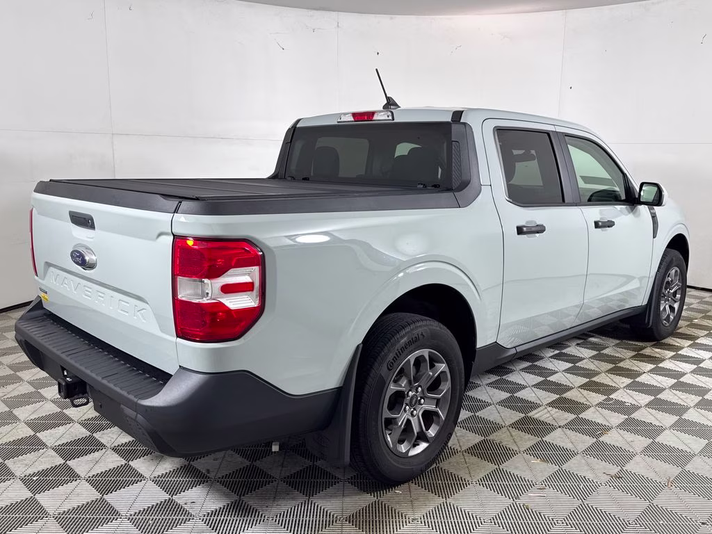 2023 Cactus Gray Ford Maverick XLT FWD Truck