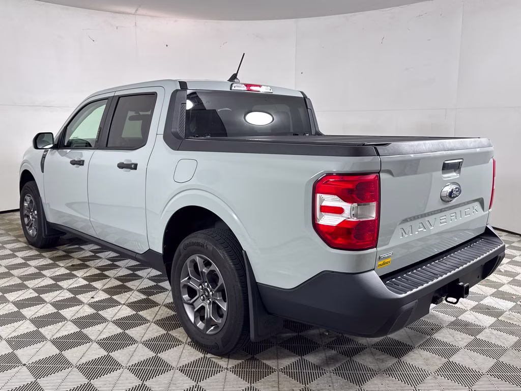 2023 Cactus Gray Ford Maverick XLT FWD Truck
