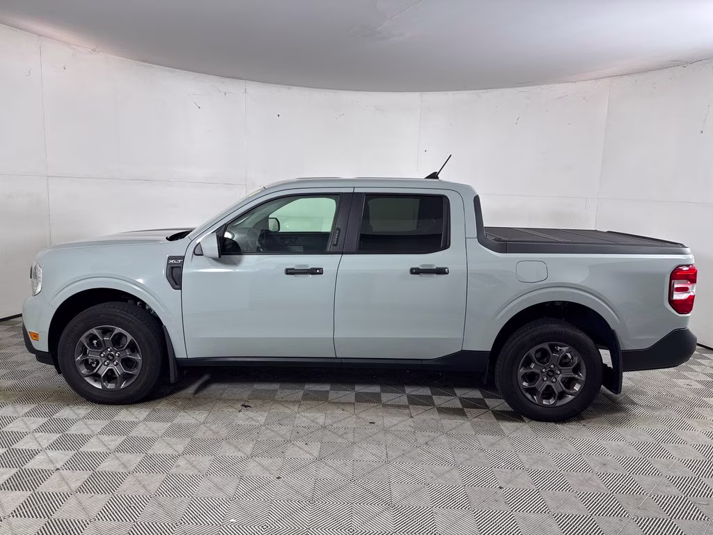 2023 Cactus Gray Ford Maverick XLT FWD Truck