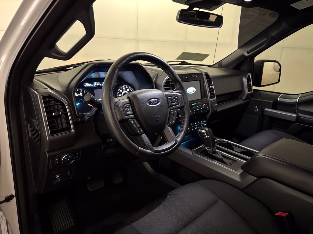 2020 Oxford White Ford F-150 XLT RWD Truck