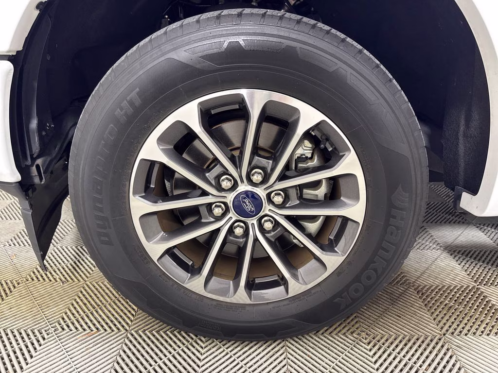 2020 Oxford White Ford F-150 XLT RWD Truck