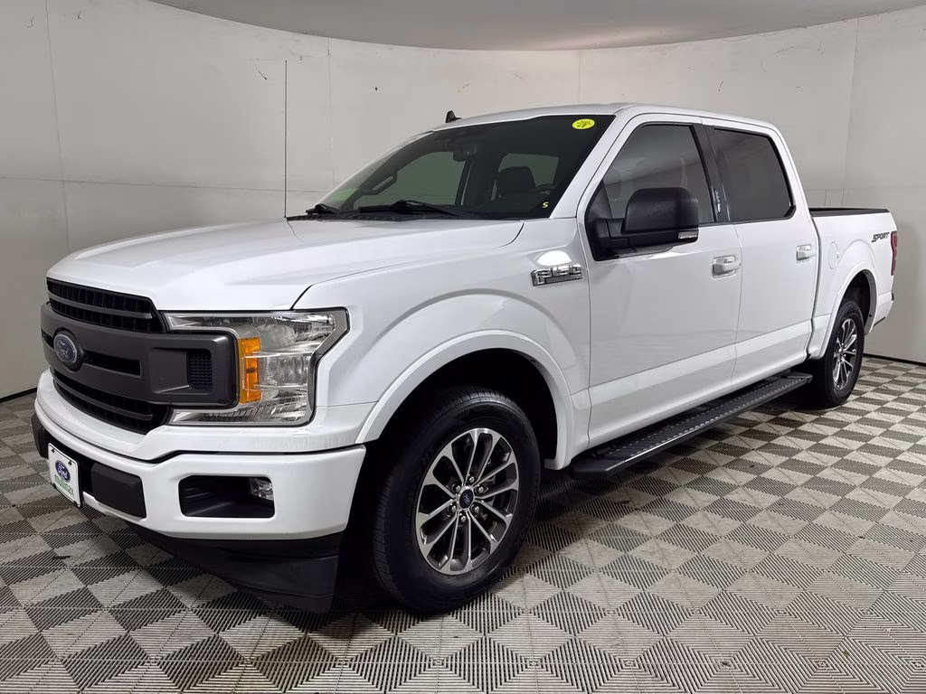 2020 Oxford White Ford F-150 XLT RWD Truck