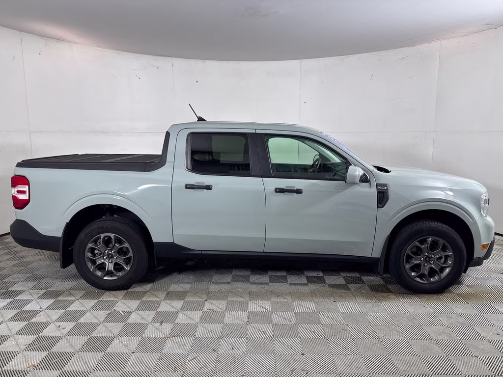 2023 Cactus Gray Ford Maverick XLT FWD Truck