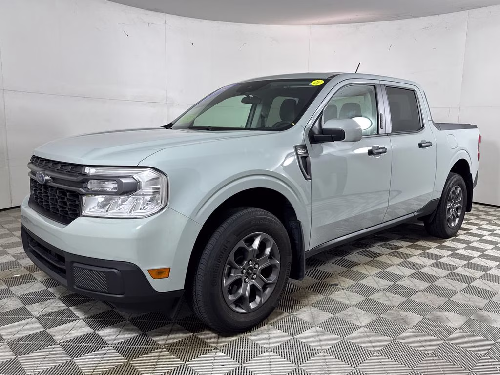 2023 Cactus Gray Ford Maverick XLT FWD Truck