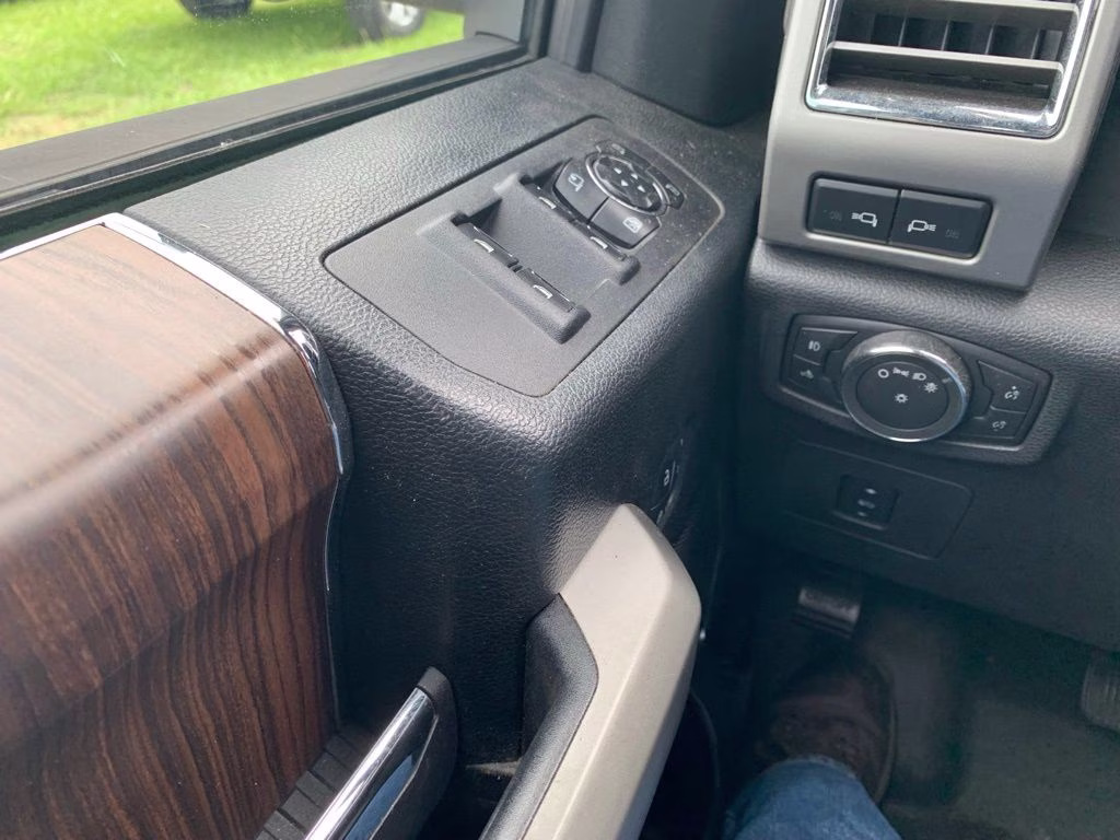 2016 Ford F-150 Lariat 4X4 Truck