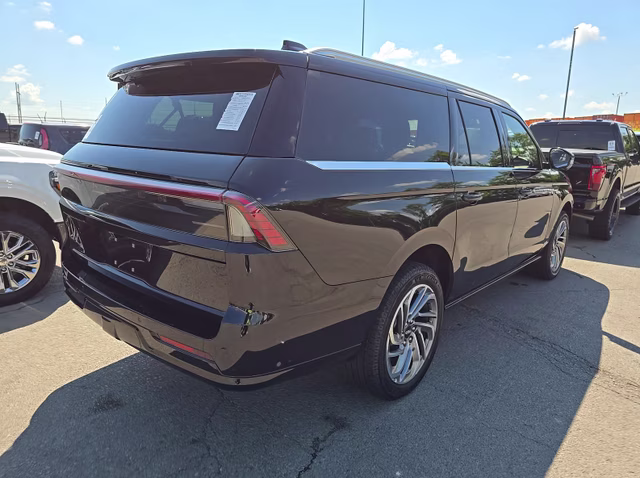 2025 Infinite Black Metallic Clearcoat Lincoln Navigator L Reserve 4X4 SUV