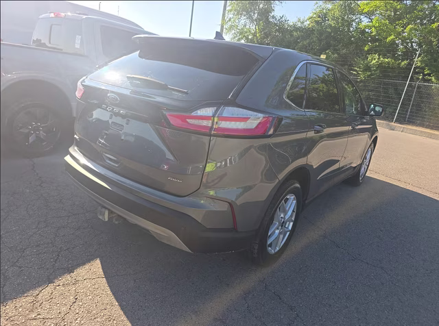 2024 Carbonized Gray Metallic Ford Edge SEL AWD SUV