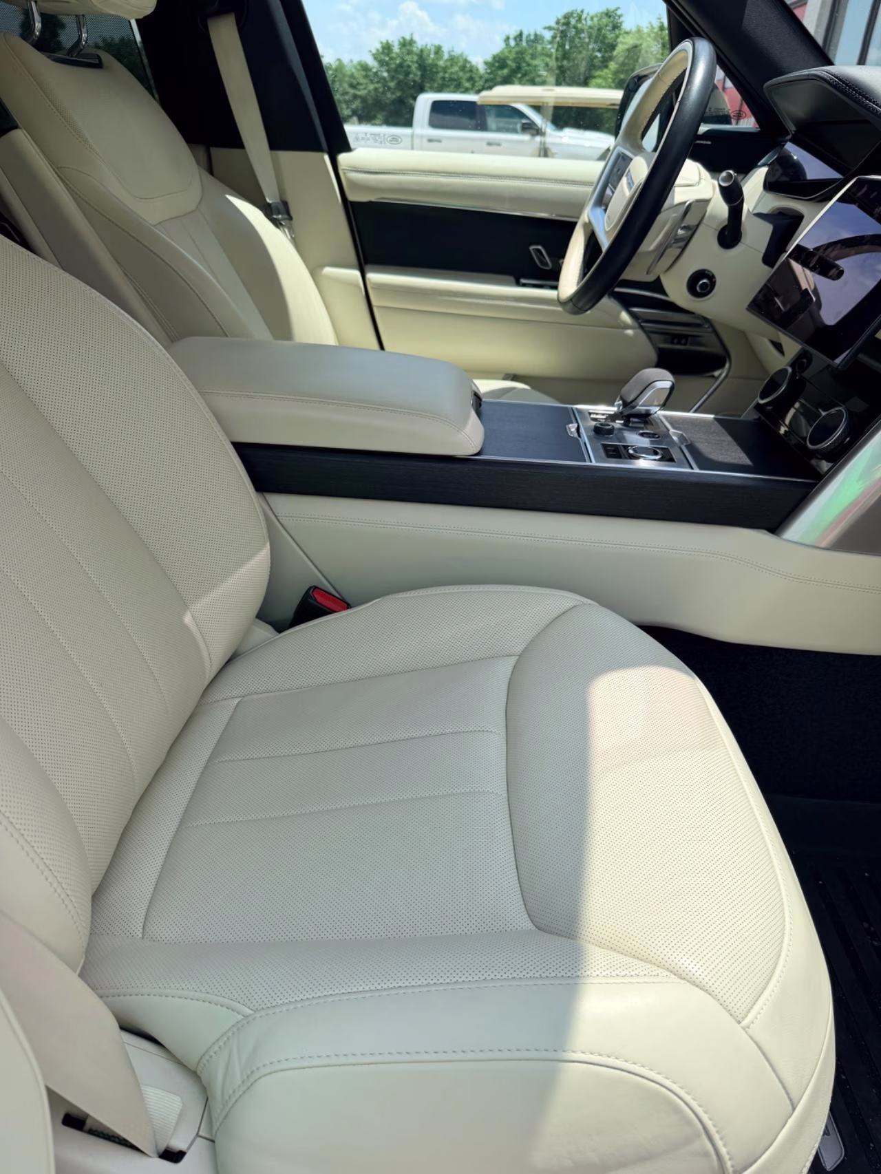 2023 Constellation Blue SV Bespoke Ult Met Gloss Land Rover Range Rover SE AWD SUV