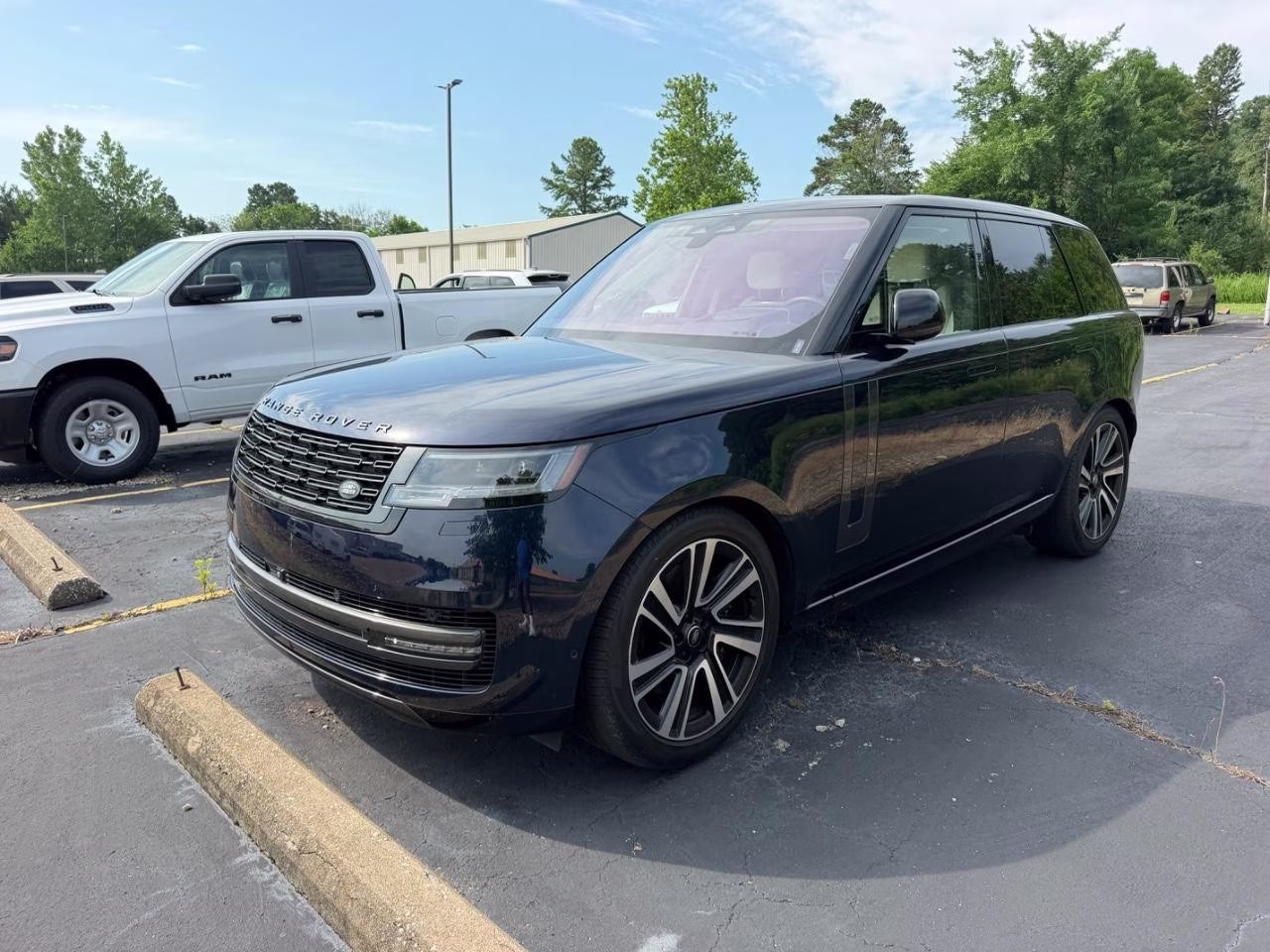 2023 Constellation Blue SV Bespoke Ult Met Gloss Land Rover Range Rover SE AWD SUV