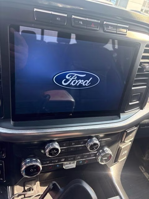 2022 White Ford F-150 4X4 Truck