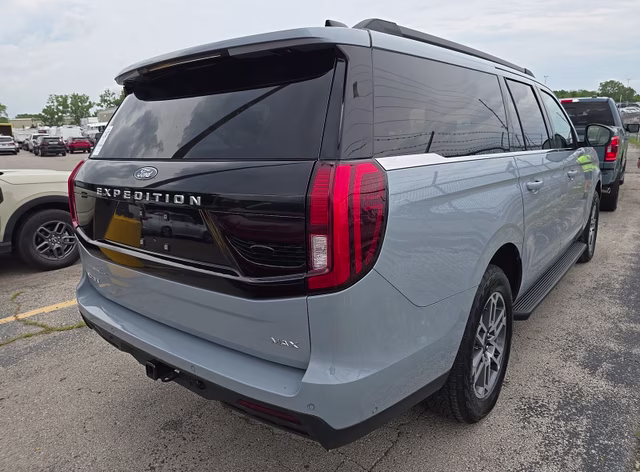 2025 Glacier Gray Metallic TriCoat Ford Expedition Max Active 4X4 SUV