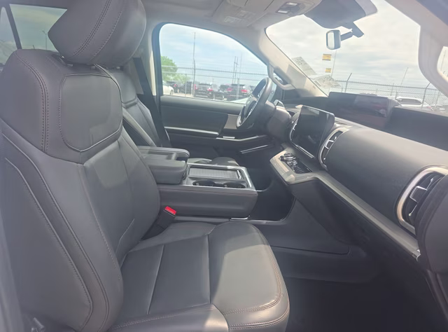 2025 Oxford White Ford Expedition Max Active 4X4 SUV