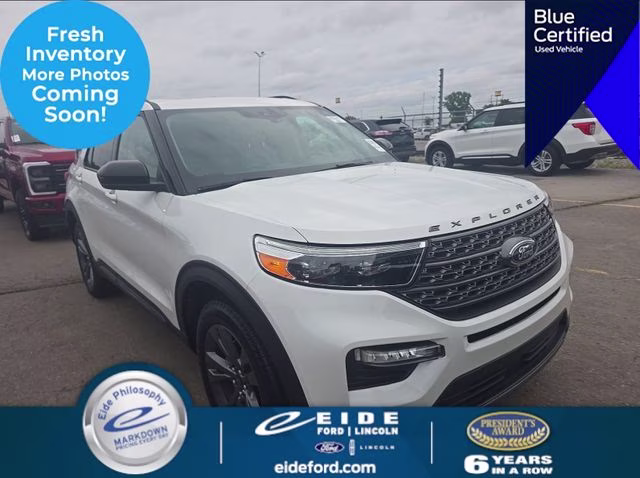 2023 Star White Metallic Tri-Coat Ford Explorer XLT 4X4 SUV