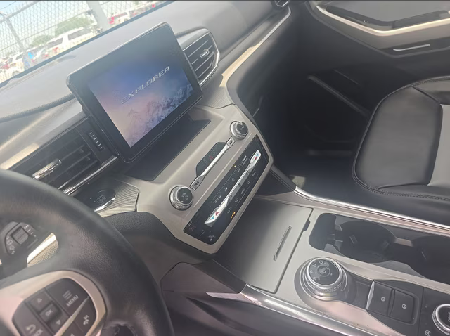 2023 Agate Black Metallic Ford Explorer XLT 4X4 SUV