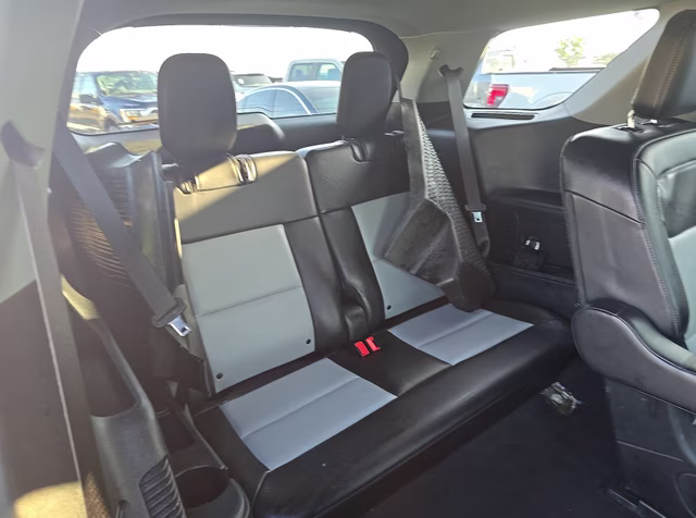 2024 Agate Black Metallic Ford Explorer XLT 4X4 SUV